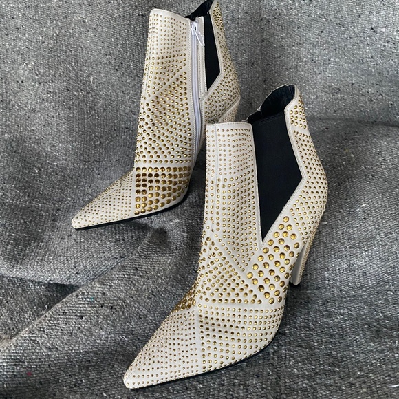 Jeffrey Campbell white ankle boots with gold studding - Picture 3 of 6